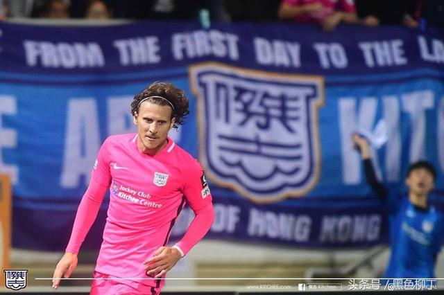  多特蒙德年轻前锋梅开二度助球队横扫科隆