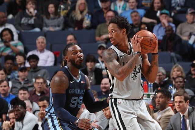  莫兰特复出贡献准三双灰熊轻取马刺收获赛季第40胜  